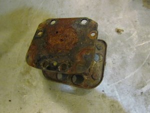 03 Infiniti G35 Coupe Rear RH Passenger Bumper Bracket