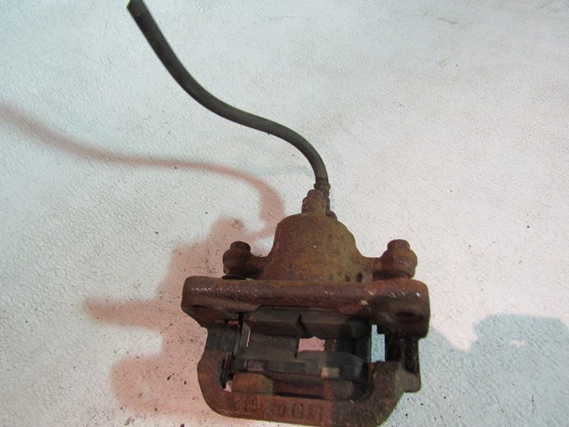 2003 Infiniti G35 Coupe Rear RH Passenger Caliper