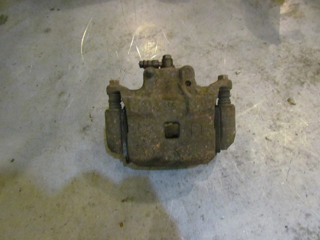 2003 Infiniti G35 Coupe Front RH Passenger Caliper