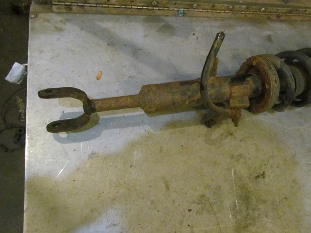 2003 Infiniti G35 Coupe Front RH Passenger Strut