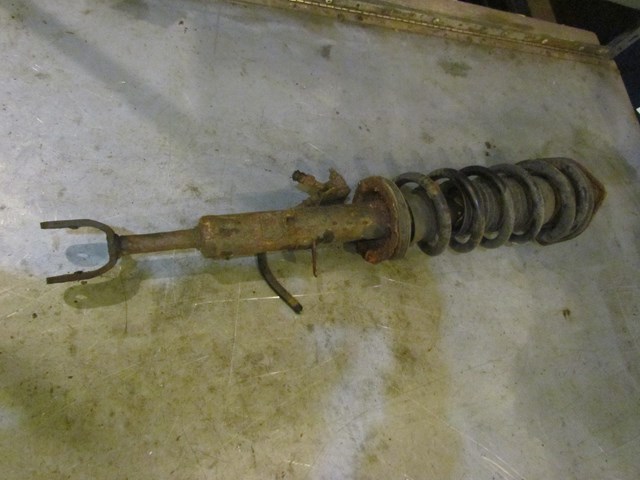 2003 Infiniti G35 Coupe Front RH Passenger Strut