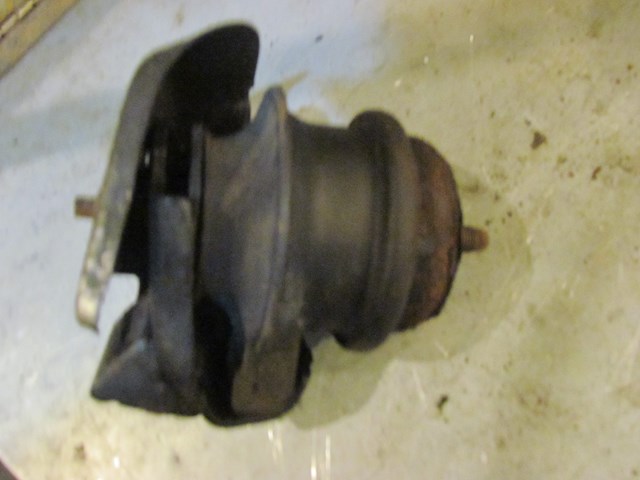 2003 Infiniti G35 Coupe LH Driver Engine Mount