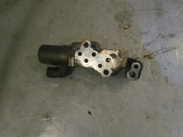 2003 Infiniti G35 Coupe LH Driver Timing Control Solenoid