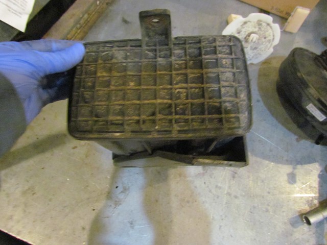 2003 Infiniti G35 Coupe Fuel Vapor Canister