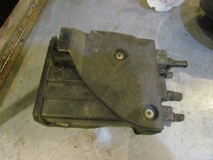2003 Infiniti G35 Coupe Fuel Vapor Canister
