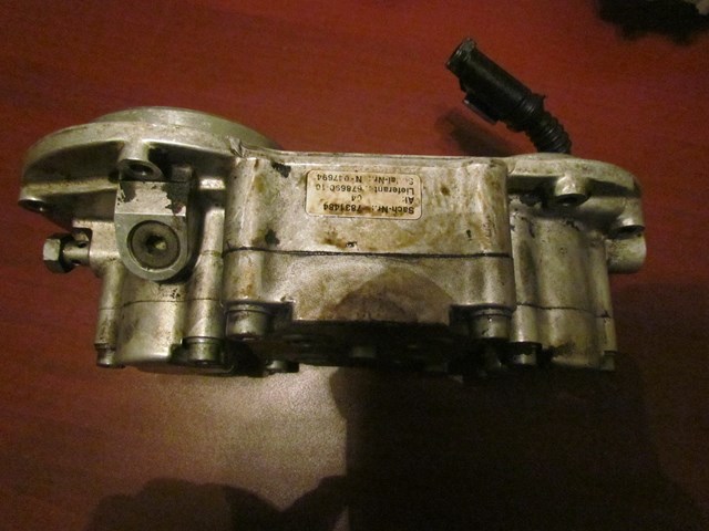   2000 BMW M5 S62 V8 Engine LH Driver VANOS Timing Pump 7831484