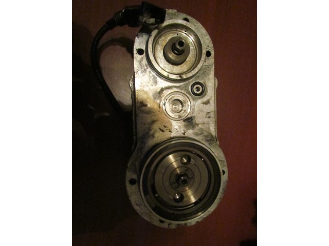   2000 BMW M5 S62 V8 Engine LH Driver VANOS Timing Pump 7831484