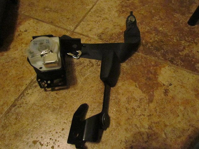 2012 Infiniti M37x Rear RH Passenger Seat Belt & Buckle