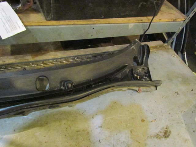 2010 Mazda SPEED3 RH LH Windshield Wiper Cowl OEM