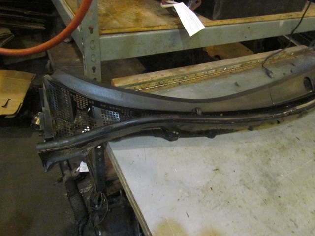 2010 Mazda SPEED3 RH LH Windshield Wiper Cowl OEM