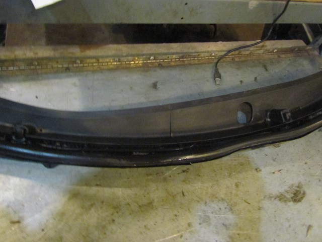 2010 Mazda SPEED3 RH LH Windshield Wiper Cowl OEM