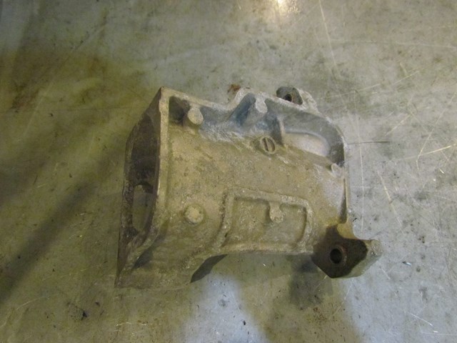 2010 Mazda SPEED3 Intake Manifold Bracket Intake Manifold Mount