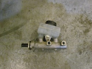 2003 Nissan 350Z Brake Master Cylinder