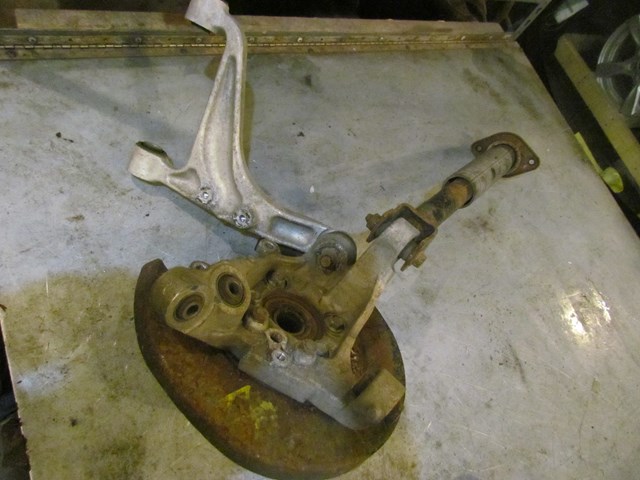 2003 Nissan 350z Rear RH Passenger Spindle and Strut w/UCA