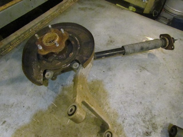 2003 Nissan 350z Rear RH Passenger Spindle and Strut w/UCA