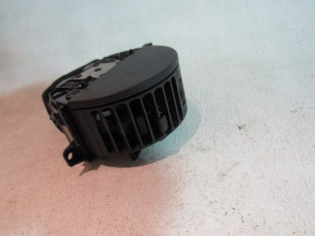 2005 2006 Infiniti G35 Sedan LH Driver Inner Dash Vent