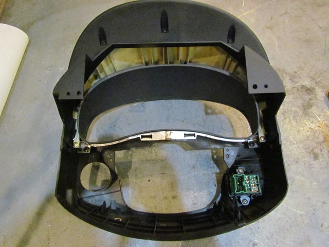 2006 Infiniti G35x Sedan Speedometer Bezel Surround Trim 