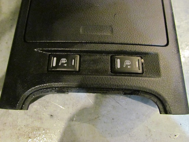 06 Infiniti G35x Sedan Center Console w/Seat Heater Switches