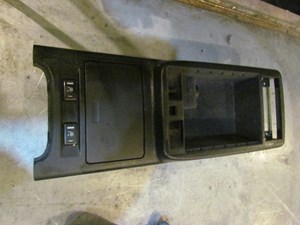 06 Infiniti G35x Sedan Center Console w/Seat Heater Switches