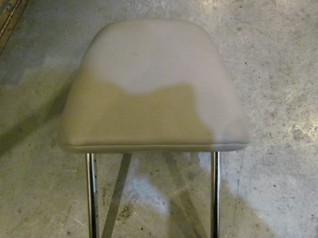 06 Infiniti G35x Sedan Front RH Passenger Head Rest Headrest