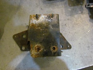 06 Infiniti G35x Sedan Front LH Driver Bumper Reinforcement Mount