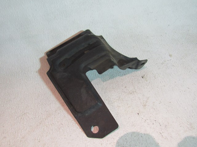 2006 Infiniti G35x Sedan Front RH Axle Splash Shield