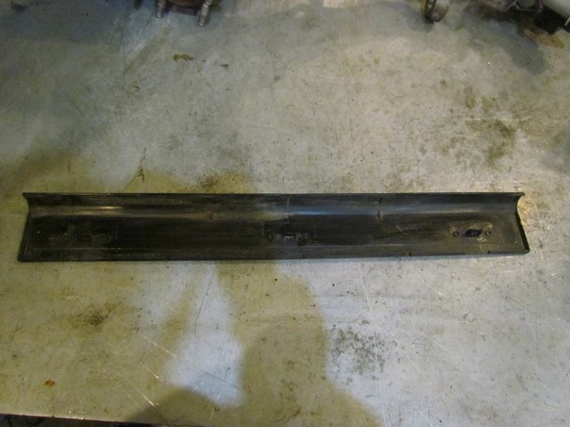 06 Infiniti G35x Sedan Front RH Passenger Door Sill Kick READ