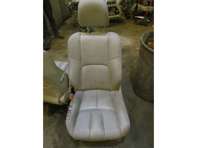 2006 Infiniti G35x Sedan LH Driver Front Seat