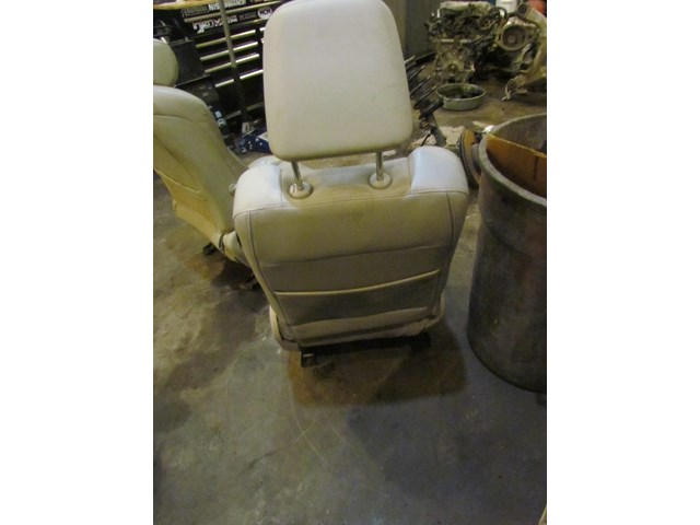 2006 Infiniti G35x Sedan LH Driver Front Seat