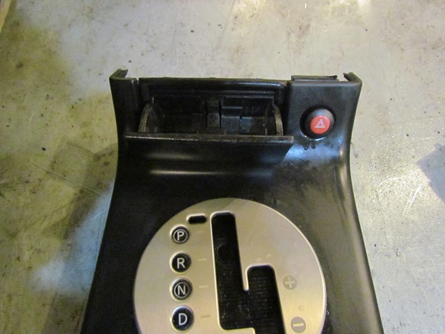 2003 Infiniti G35 Coupe Auto Shifter Trim w/Seat Heat Switches