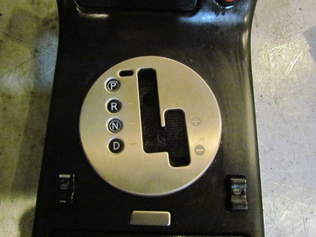 2003 Infiniti G35 Coupe Auto Shifter Trim w/Seat Heat Switches