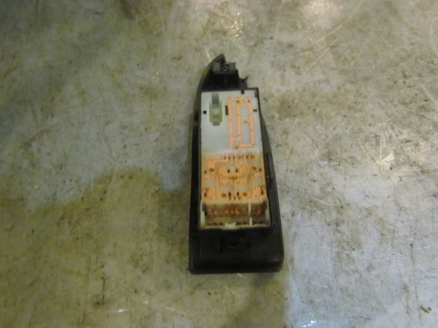 2003 Infiniti G35 Coupe LH Driver Master Door Switch