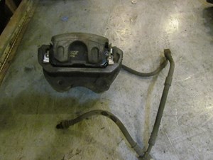 2003 Infiniti G35 Coupe Front RH Passenger Caliper