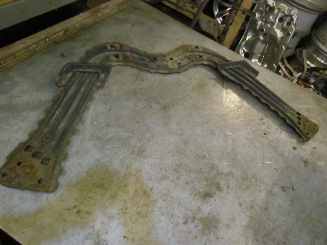 2003 Infiniti G35 Coupe W Brace Rear Crossmember Support Brace