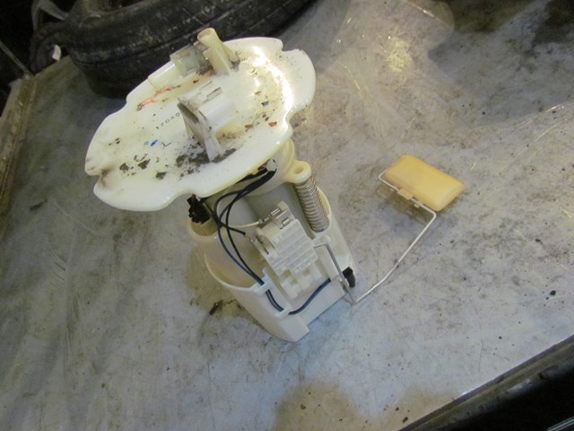 2003 Infiniti G35 Coupe Fuel Pump Assy 17040 CD000