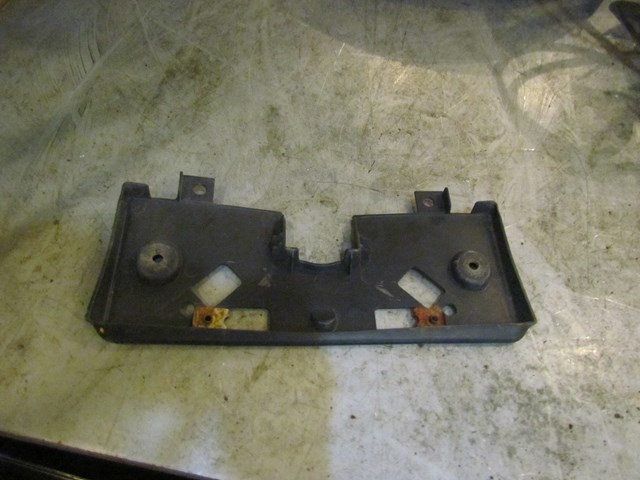 2003 Infiniti G35 Coupe Front License Plate Bracket