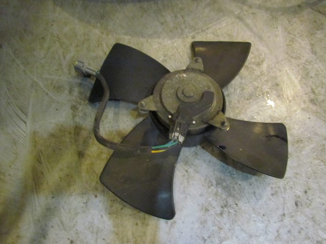 2003 Infiniti G35 Coupe RH Passenger Fan Blade w/Motor
