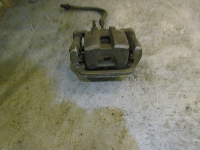 2003 Infiniti G35 Coupe Rear RH Passenger Caliper
