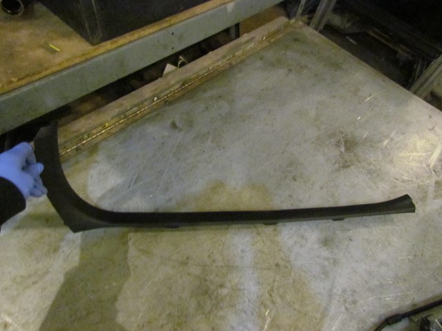 2005 Subaru Legacy GT RH Passenger Door Sill 94060 AG11A