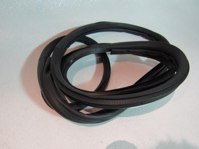 2005 Subaru Legacy GT Rear RH Passenger Door Seal