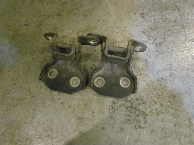 2005 Subaru Legacy GT Sedan Front RH Passenger Door HInges