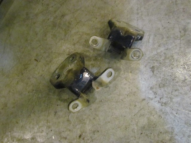 2005 Subaru Legacy GT Sedan Front RH Passenger Door HInges