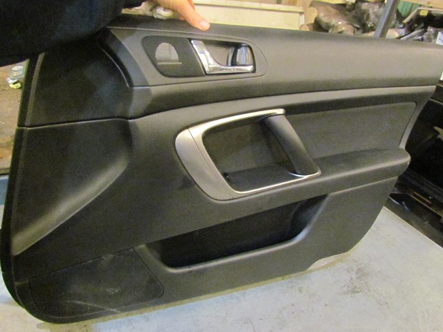 2005 Subaru Legacy GT Sdn Front RH Pass Door Panel w/Switch
