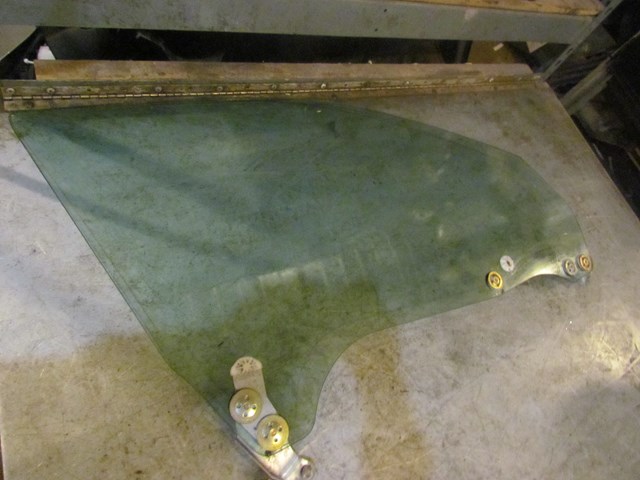 2005 Subaru Legacy GT Sedan Front RH Passenger Door Glass