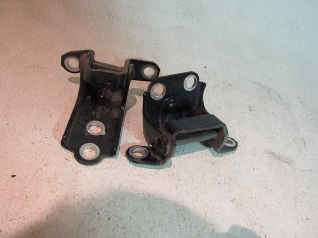 2005 Subaru Legacy GT Sedan Rear RH Passenger Door Hinges