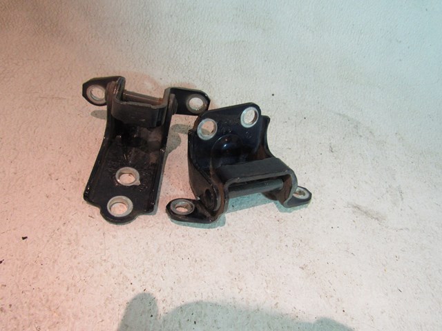 2005 Subaru Legacy GT Sedan Rear RH Passenger Door Hinges