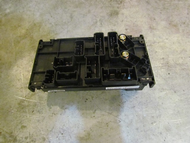 2005 Subaru Legacy GT 2.5 Turbo Fuse Box 82241AG00A