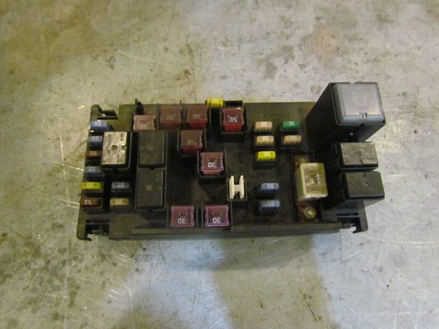 2005 Subaru Legacy GT 2.5 Turbo Fuse Box 82241AG00A
