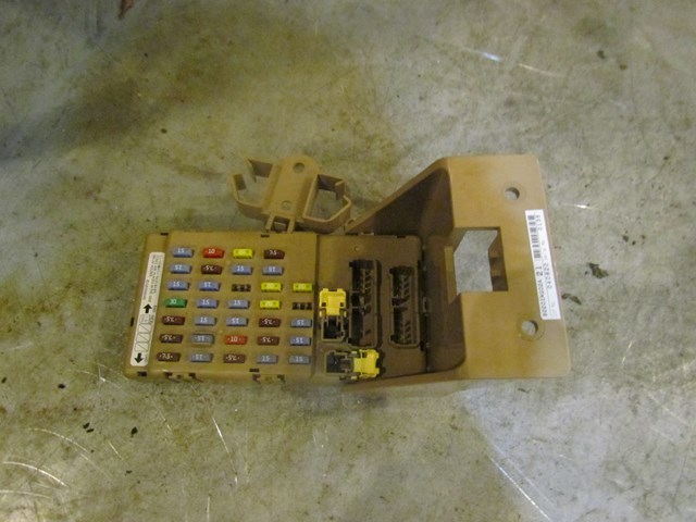 2003 Subaru Legacy GT Fuse Box 82201AG02A