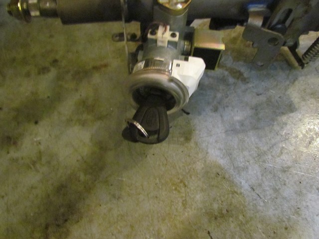 2005 Subaru Legacy GT Turbo Steering Column w/Key & Fob